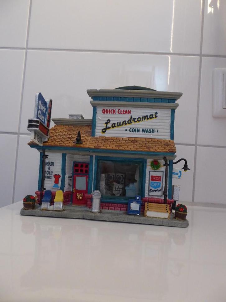 Lemax item  - Quick clean laundramat -  ik ruim op, Diversen, Kerst, Zo goed als nieuw, Ophalen of Verzenden