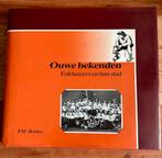 P.M. Rooker - Ouwe bekenden - Enkhuizers en hun stad, Ophalen of Verzenden, Zo goed als nieuw, P.M. Rooker