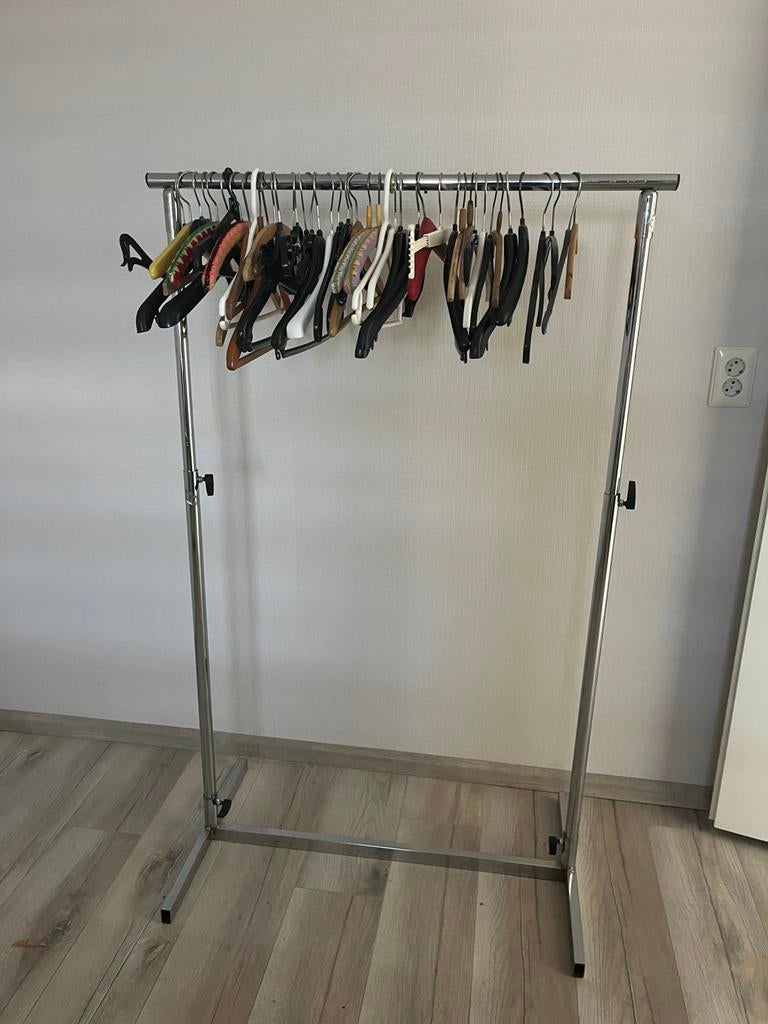 Kledingrek met hangers, Ophalen of Verzenden, Gebruikt