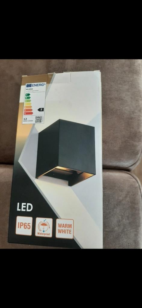 Kubus Wandlamp voor buiten of binnen "NIEUW IN DOOS" 6 STUKS, Huis en Inrichting, Ophalen, Nieuw