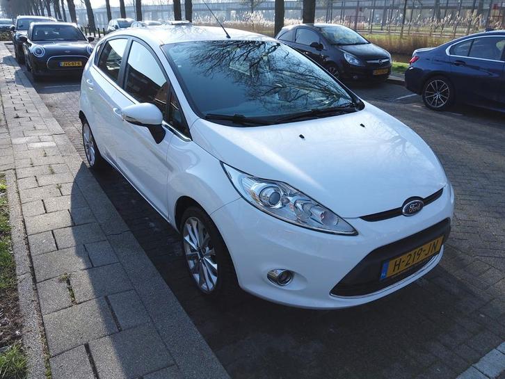 Ford Fiësta Ghia1.4 71KW 5DR AUT 2011 Wit Titanium., Auto's, Ford, Particulier, Fiësta, Benzine, D, Hatchback, Automaat, Geïmporteerd