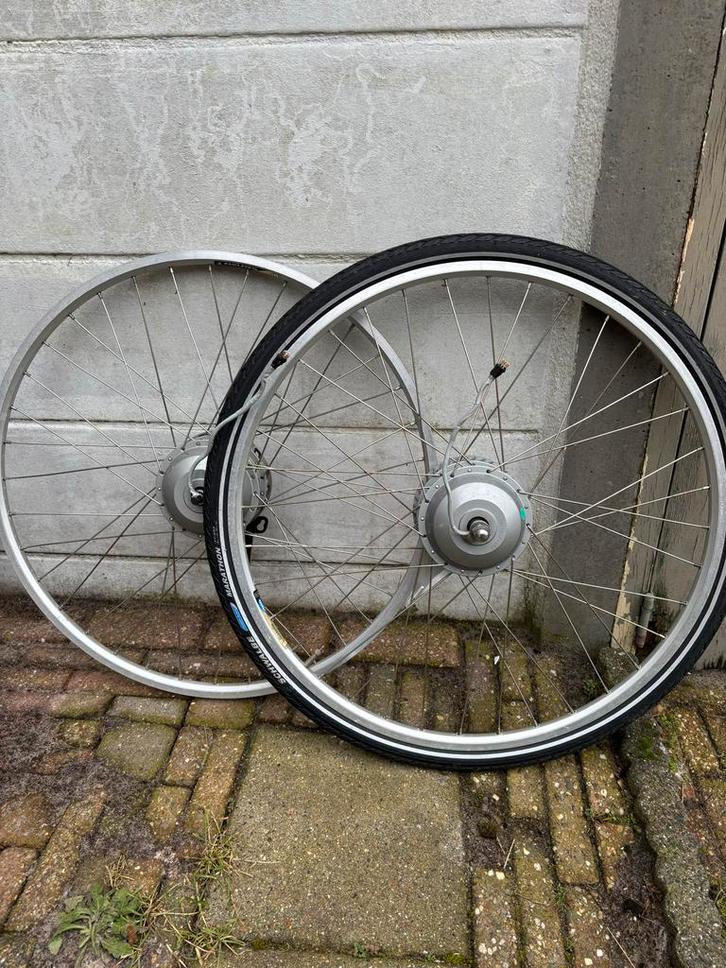 2x Gazelle Innergy voorwiel - 9 pins - getest en werkend, Fietsen en Brommers, Fietsonderdelen, Gebruikt, Algemeen, Wiel, Ophalen of Verzenden