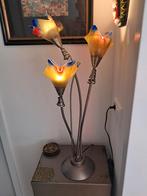 Drie-lichts staande schemerlamp met glazen meerkleurige kap, Ophalen of Verzenden, Zo goed als nieuw, 150 tot 200 cm