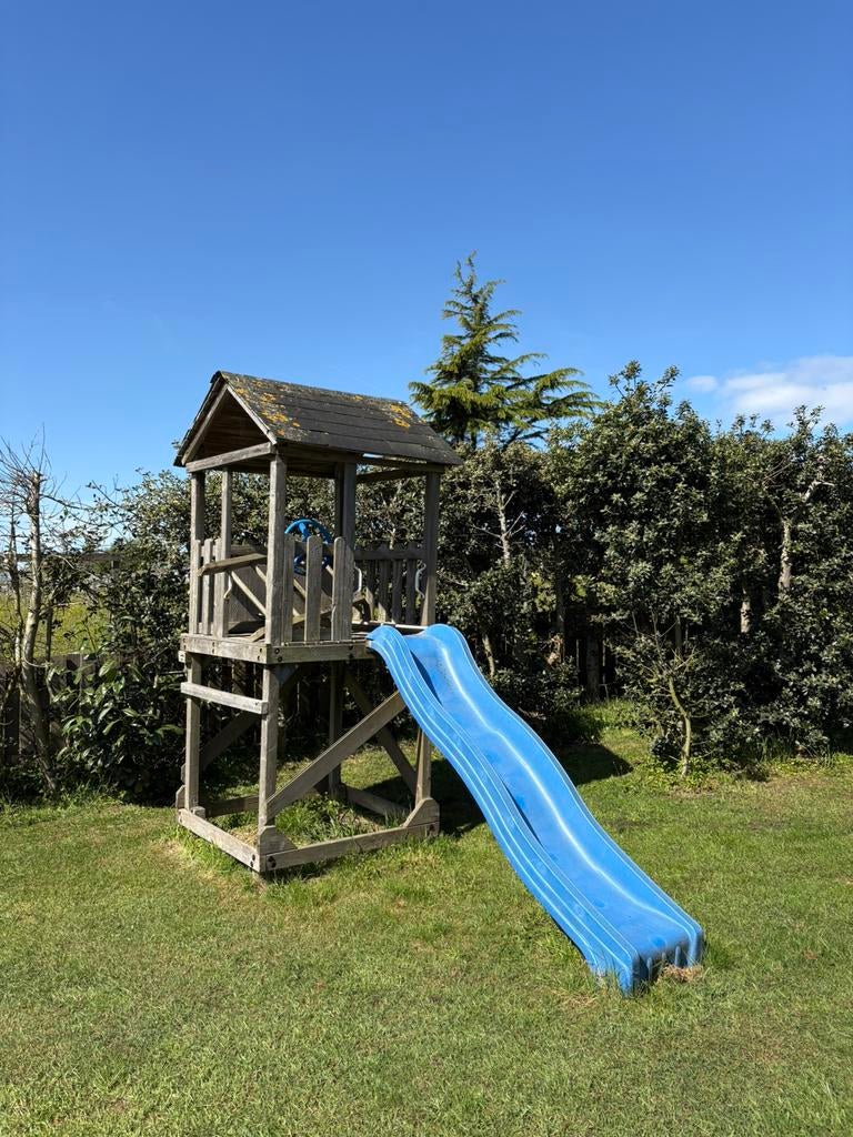 Speel tuinhuisje met glijbaan., Kinderen en Baby's, Speelgoed | Buiten | Speeltoestellen, Ophalen of Verzenden, Gebruikt, Overige typen