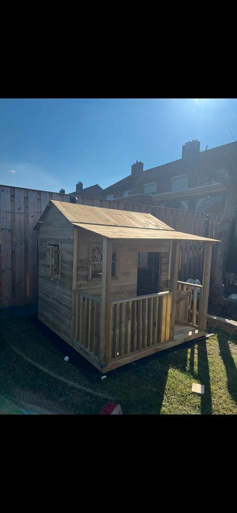 Houten speelhuisje met veranda, Kinderen en Baby's, Speelgoed | Buiten | Speelhuisjes, Gebruikt, Hout, Ophalen