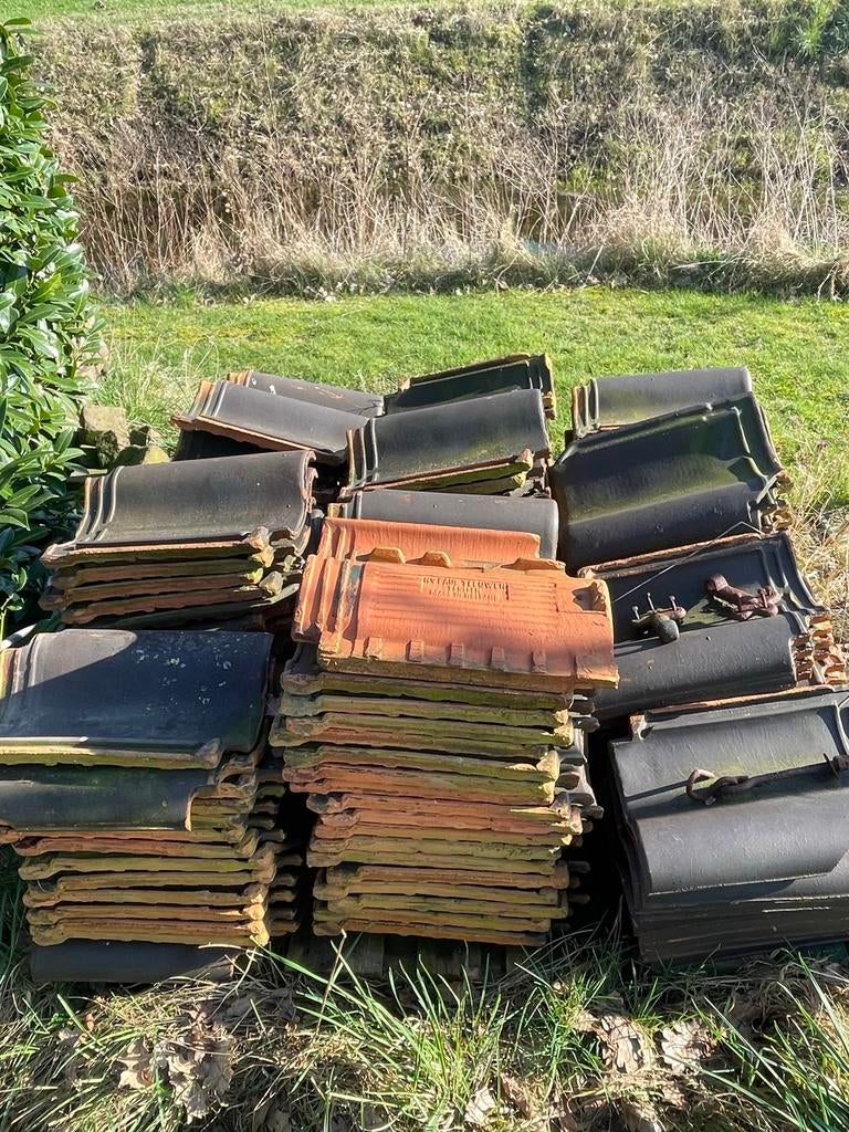 Gratis af te halen: Dakpannen (Paul Teeuwen), Ophalen, Gebruikt, Steen of Klei, 15 m² of meer