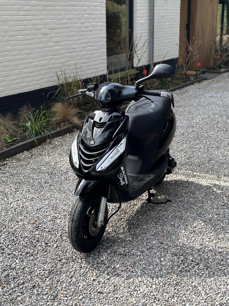 Piaggio zip lc, Fietsen en Brommers, Scooters | Piaggio, Ophalen, Zo goed als nieuw, Benzine, Zip