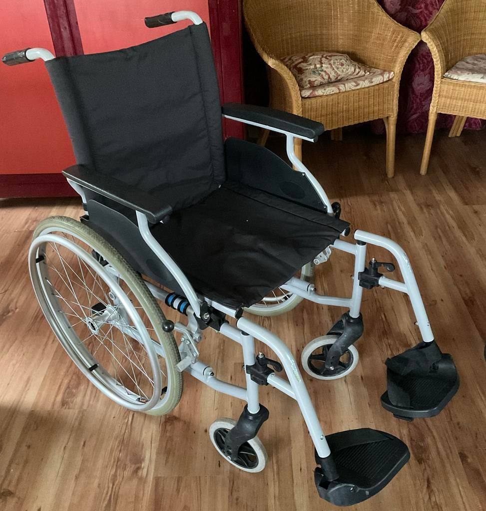 Mooie rolstoel met warmtezak erbij., Ophalen, Gebruikt, Duwrolstoel