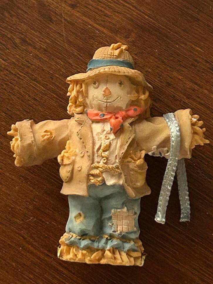 Chesterfield teddies 1996 Vogelverschrikker, Verzamelen, Beren en Cherished Teddies, Zo goed als nieuw, Beeldje, Cherished Teddies