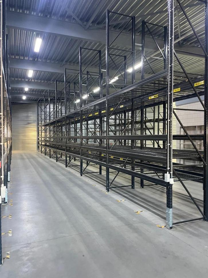 Grote partij palletstelling + roosters - compleet magazijn, Zakelijke goederen, Kantoor en Winkelinrichting | Magazijn, Stelling en Opslag