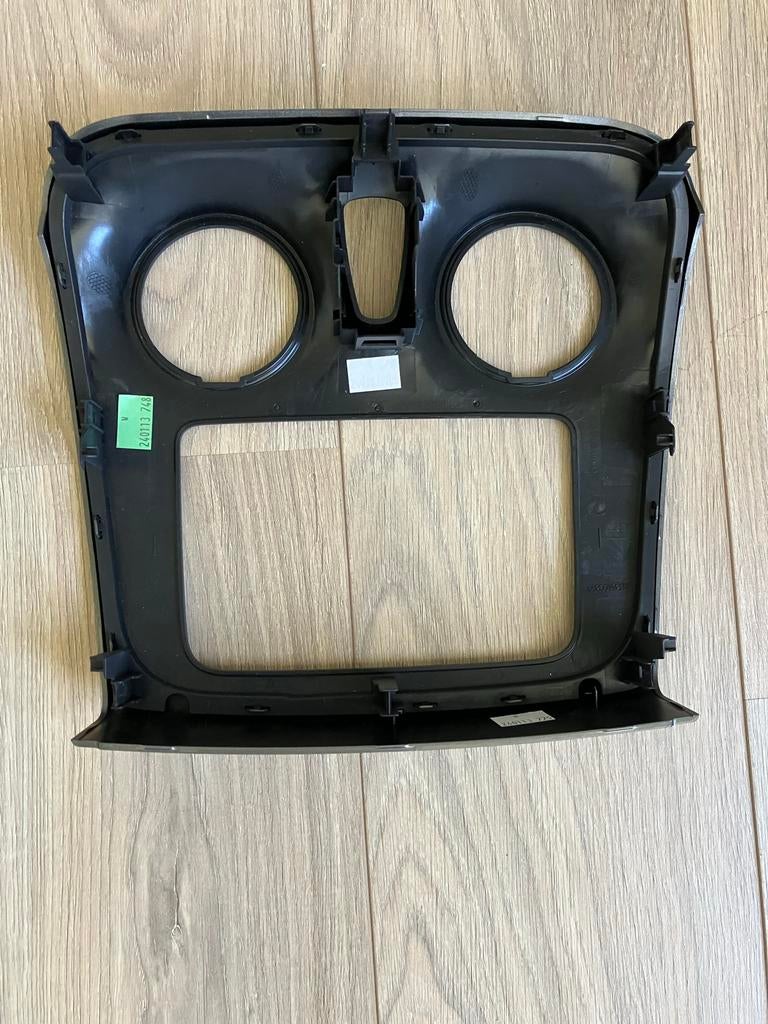 Dacia Sandero Stepway 2013 middenconsole paneel/ radio frame, Ophalen of Verzenden, Gebruikt, Renault
