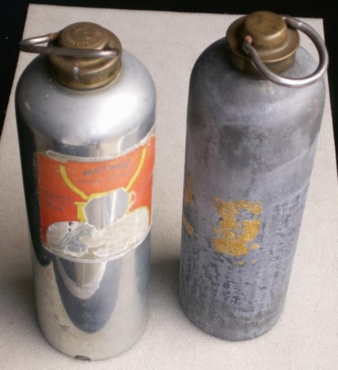 2 oude warm water kruiken 1x gemerkt G metage patent sluitin, Ophalen of Verzenden