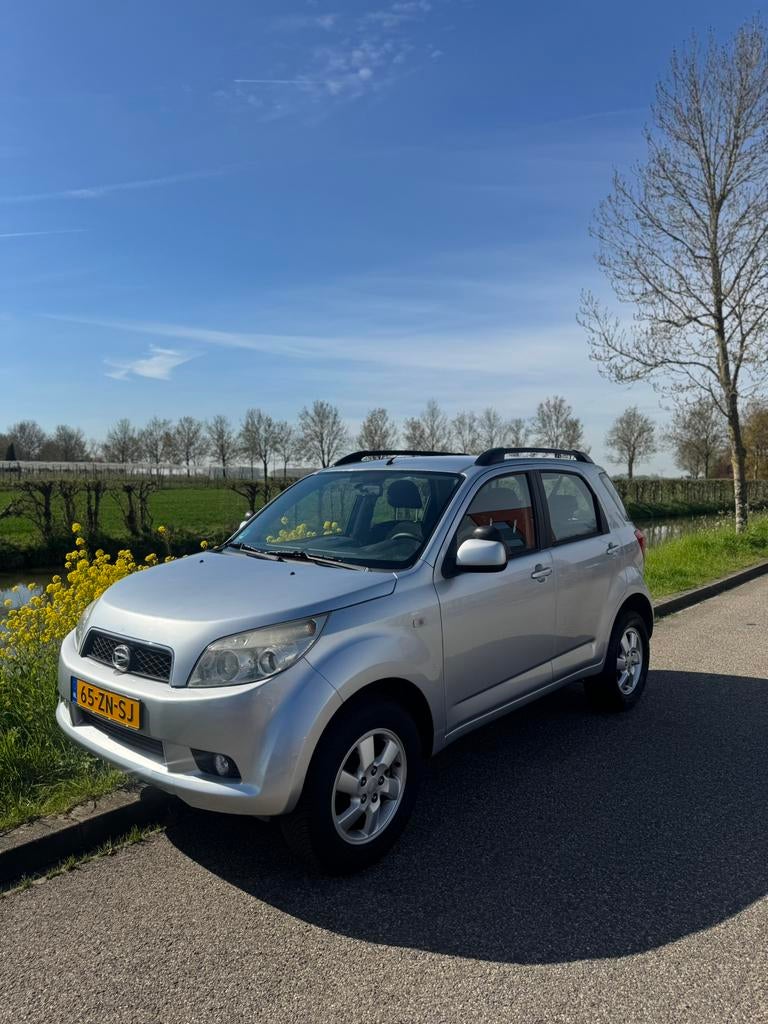 Daihatsu Terios 1.5 2WD 2008 Grijs, Auto's, Daihatsu, 1350 kg, Stof, Zwart, 400 kg