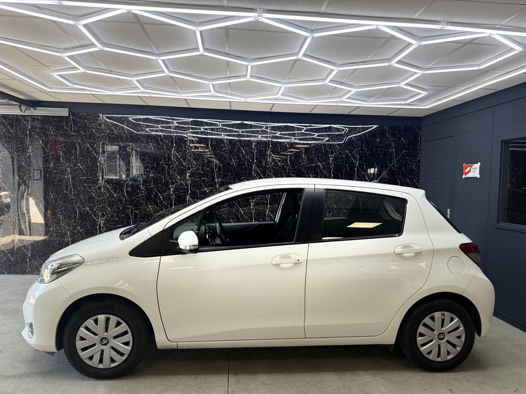 Toyota Yaris 1.0 VVT-i Aspiration (bj 2012), Auto's, Euro 5, Wit, Origineel Nederlands, Bedrijf