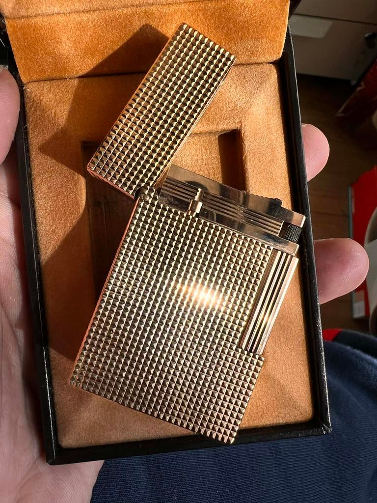 St. Dupont Ligne 2 Aansteker - Verguld met Diamantpatroon, Ophalen of Verzenden, Zo goed als nieuw, Aansteker