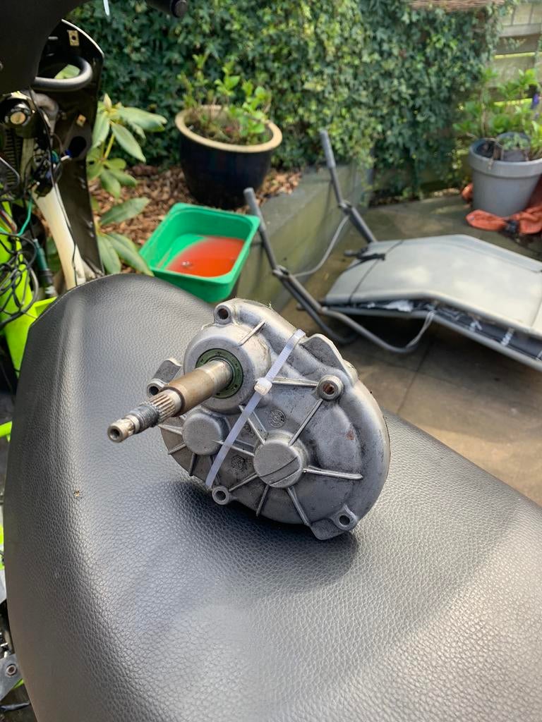 Piaggio 2 takt snor vertanding orgineel, Motoren, Ophalen of Verzenden