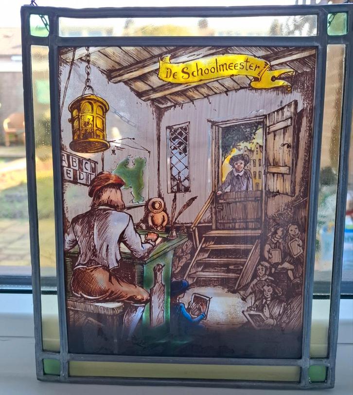 Glas in lood raamhanger 'De Schoolmeester', Antiek en Kunst, Curiosa en Brocante, Ophalen of Verzenden