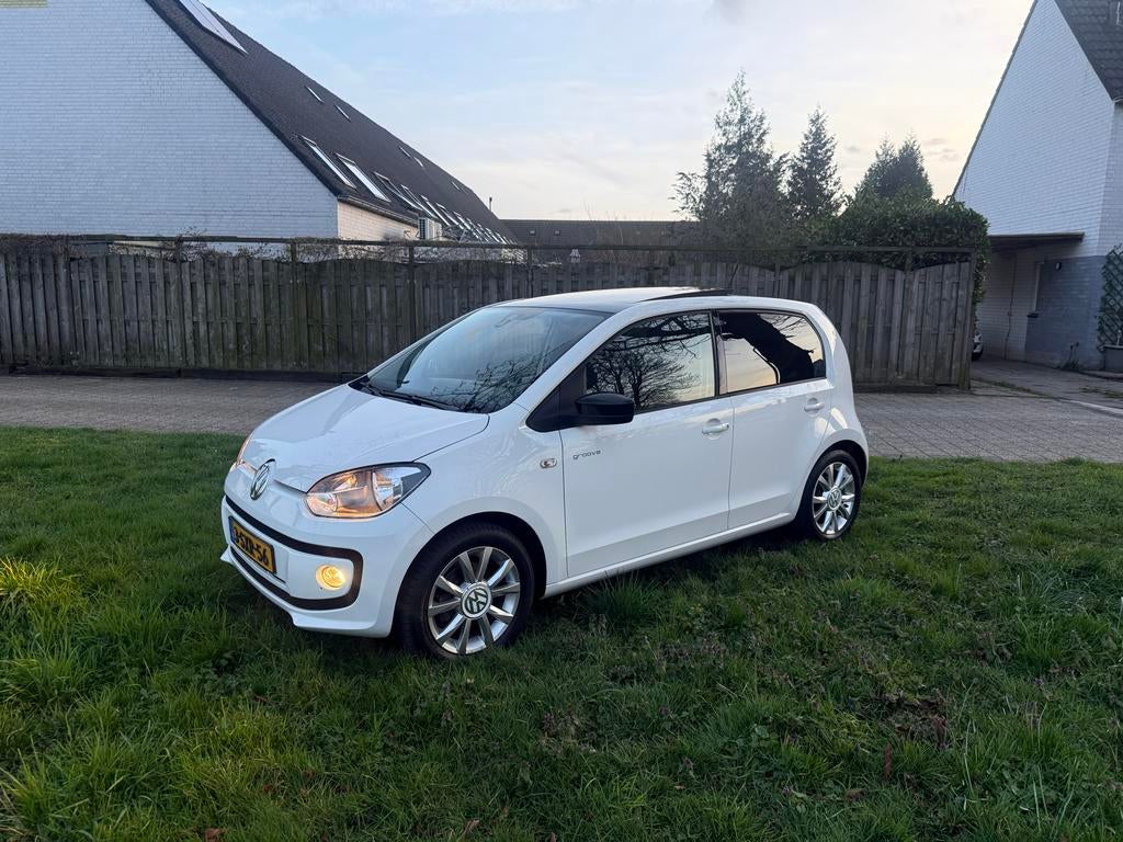 Volkswagen up! 1.0 44KW/60PK 5-DRS 2014 Wit, Euro 5, Stof, 840 kg, 4 stoelen