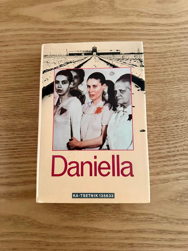 Daniella. Ka-Tsetniks., Ophalen of Verzenden, Gelezen