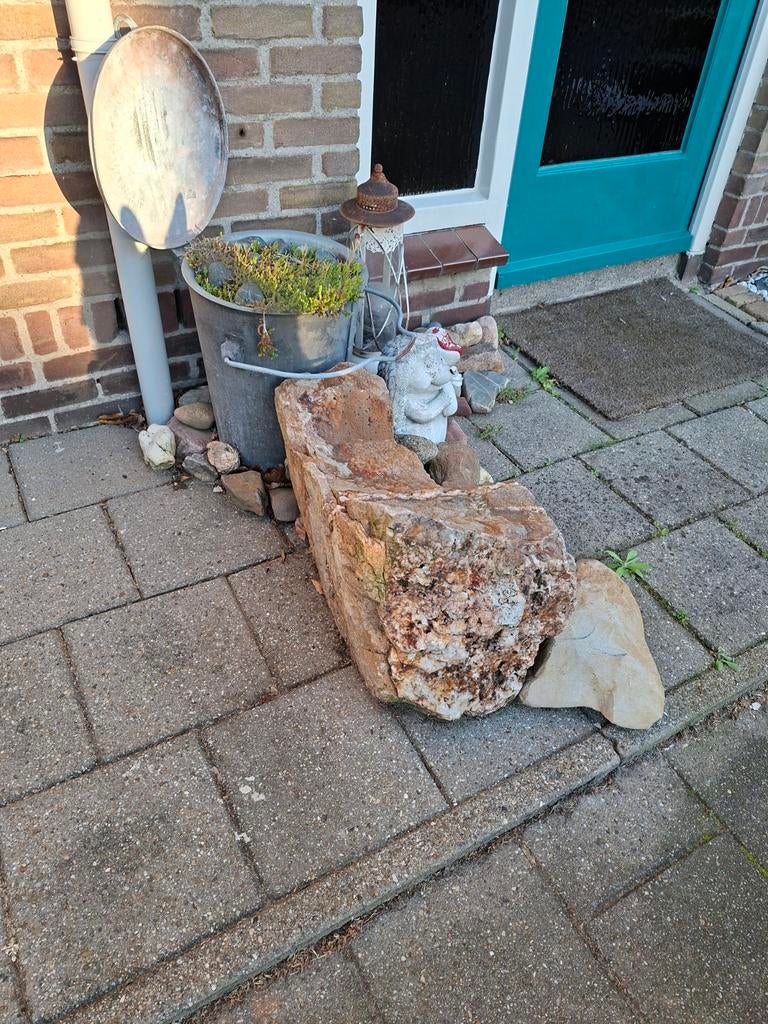 Stenen, Keien & een Rotsblok., Ophalen