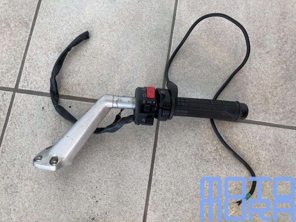 Stuur/ handvat rechts voor de Yamaha FJR1300 2001 - 2002 5JW, Yamaha Motor Co., Ltd., 2500, Shingai, Iwata, Shizuoka, Japan, 438-8501