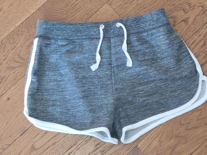 Korte broek maat 158, Kinderen en Baby's, Kinderkleding | Maat 158, Gebruikt, Meisje, Broek, Ophalen of Verzenden