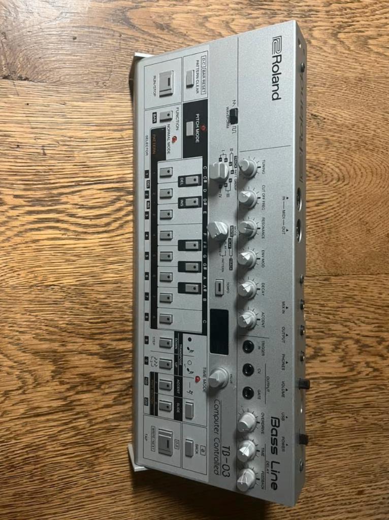 Roland TB03, Muziek en Instrumenten, Ophalen, Overige aantallen, Roland