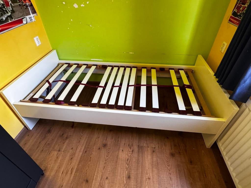 Gratis 1 persoonsbed 90x200 met lades en matras, Ophalen, Gebruikt, 90 cm, Eenpersoons