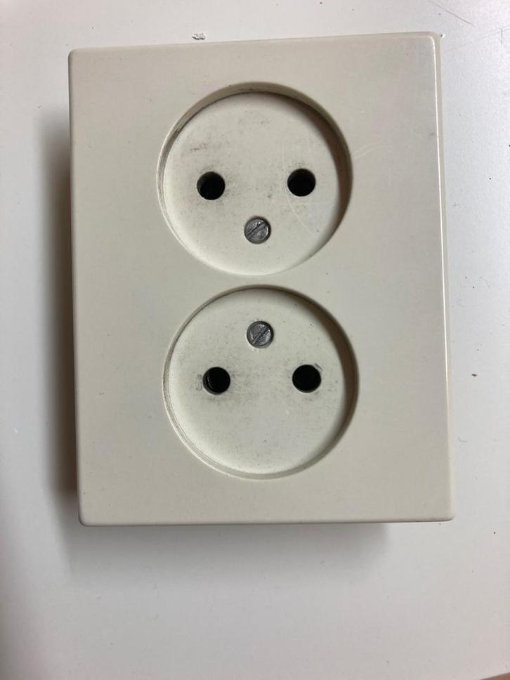 7x dubbele contactdoos - inbouw (ook per stuk te koop), Doe-het-zelf en Verbouw, Elektra en Kabels, Gebruikt, Stopcontact, Ophalen of Verzenden