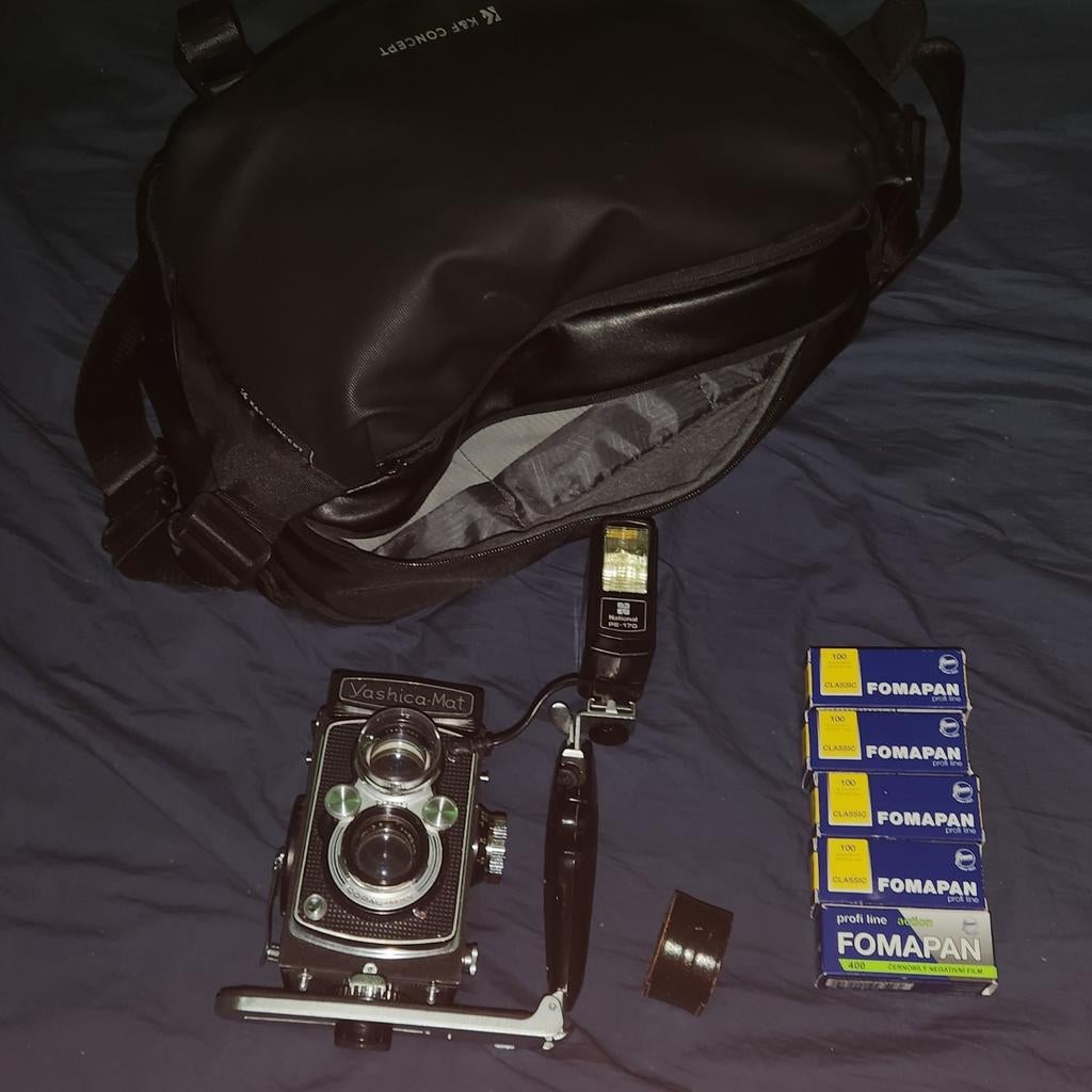 Yashica Mat met close-up lens, film en tas, Ophalen of Verzenden