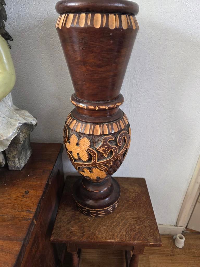 Antieke handgesneden houten vaas/urn, Ophalen of Verzenden