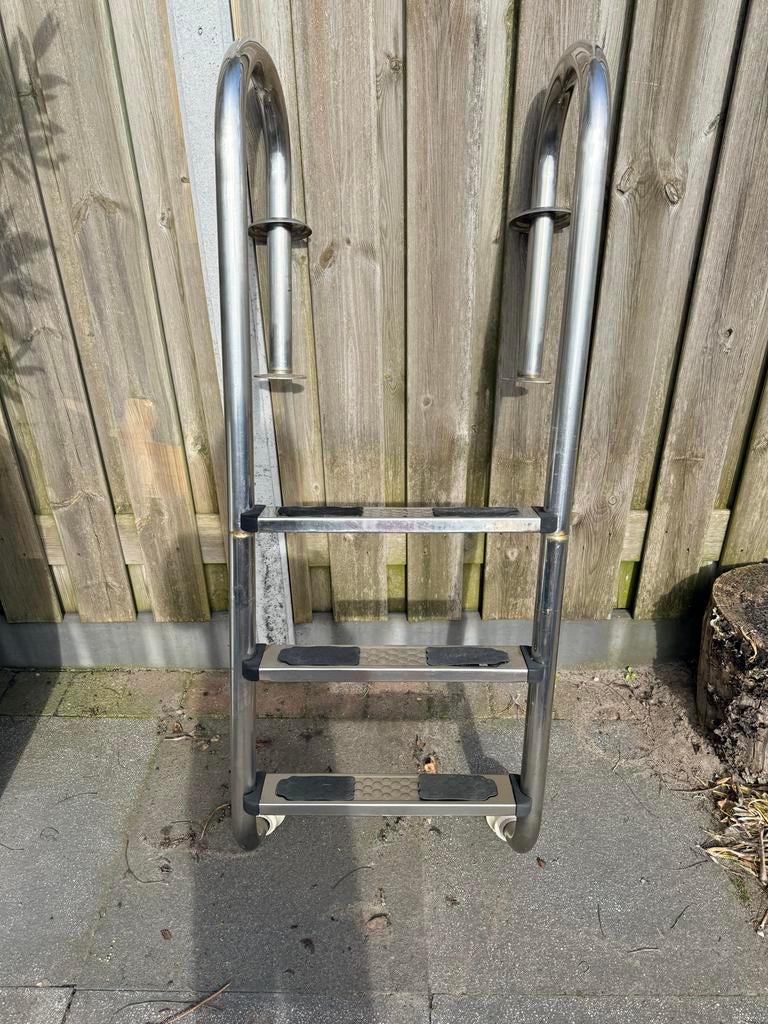 Zwembadladder RVS, zandfilter + pomp voor bad van 10 m3, Tuin en Terras, Ophalen, Gebruikt, Rechthoekig, Minder dan 200 cm