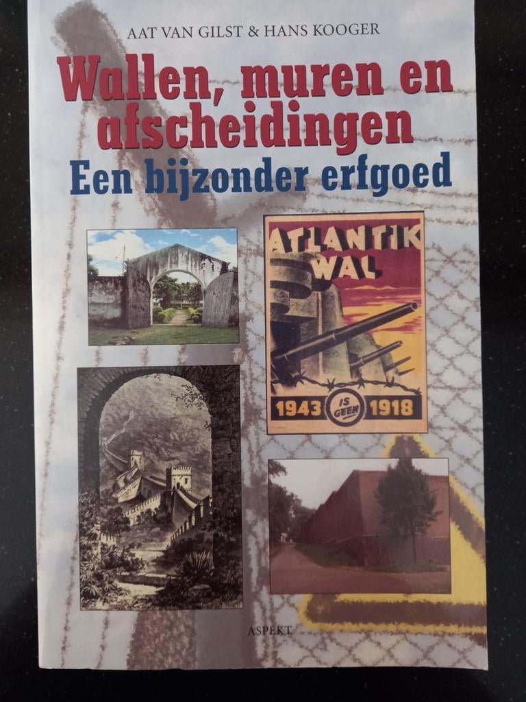 H. Kooger - Wallen, muren en afscheidingen, Ophalen of Verzenden, Zo goed als nieuw, H. Kooger; Aat van Gilst