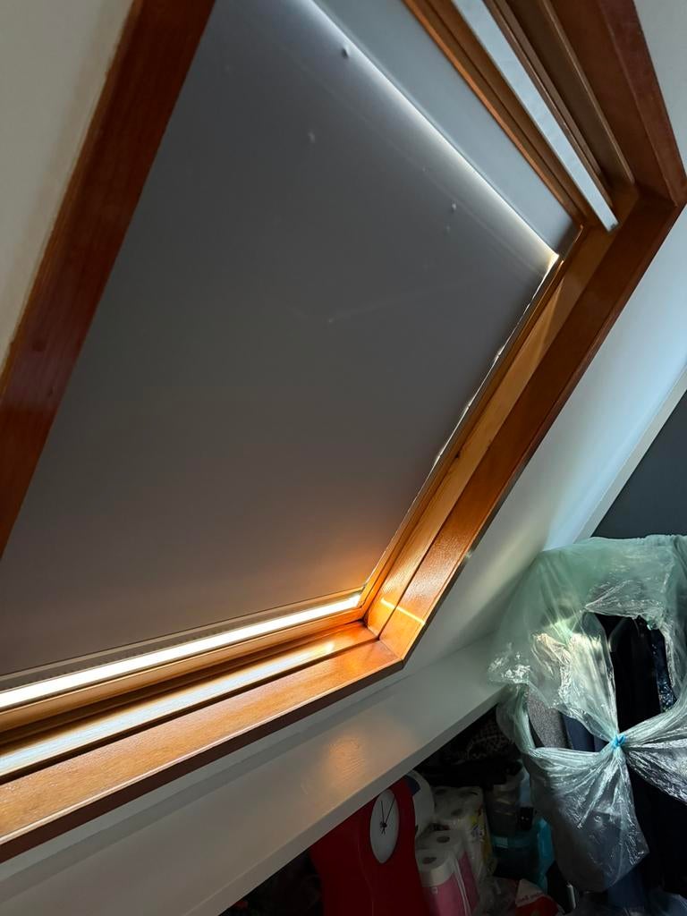 Rolgordijn verduisterende voor Velux dakraam, Ophalen, 80 tot 120 cm, 80 tot 120 cm, Zo goed als nieuw