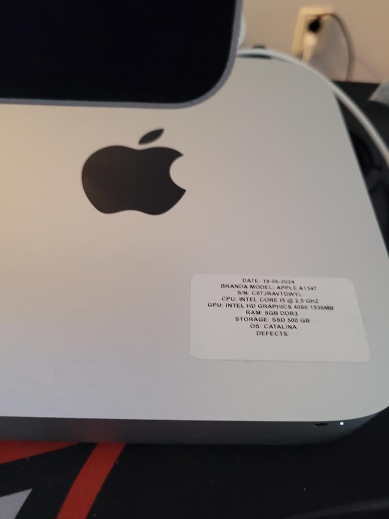 Mac mini A1347 met Thunderbolt scherm, netjes en perfect, Computers en Software, 2 tot 3 Ghz, Ophalen of Verzenden, Zo goed als nieuw