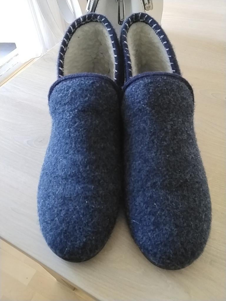 Pantoffels husk puppies, Blauw, Ophalen of Verzenden, Zo goed als nieuw, Husk puppies