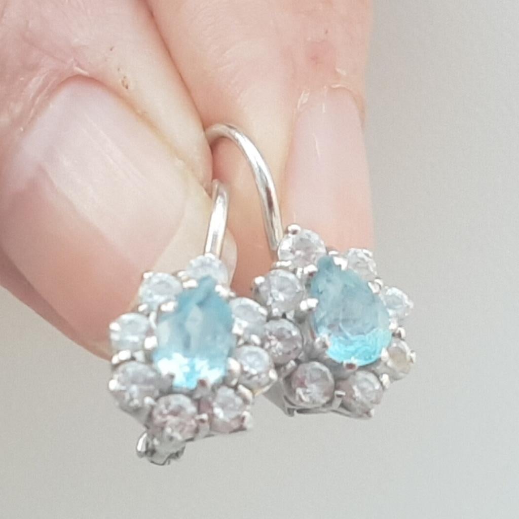 Hele mooie witgouden oorbellen met aquamarijn 18 karaats, Sieraden, Tassen en Uiterlijk, Hangers, Verzenden, Wit, Zo goed als nieuw