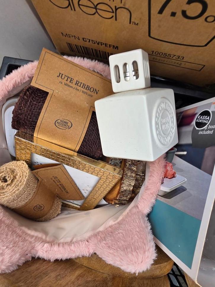 Grote doos met diverse woonaccessoires en decoratie, Huis en Inrichting, Woonaccessoires | Overige, Gebruikt, Meerkleurig, Overige stijlen