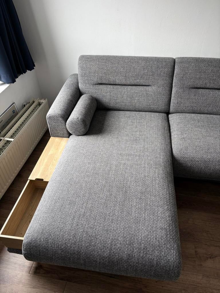 Lichtgrijze bank met liggedeelte en opbergruimte, Huis en Inrichting, Banken | Bankstellen, Ophalen, 250 tot 300 cm, 125 tot 150 cm