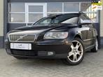 Volvo V50 2.0 Edition II Sport / NL-auto / Trekhaak / PDC, Voorwielaandrijving, 1350 kg, Zwart, Leder en Stof