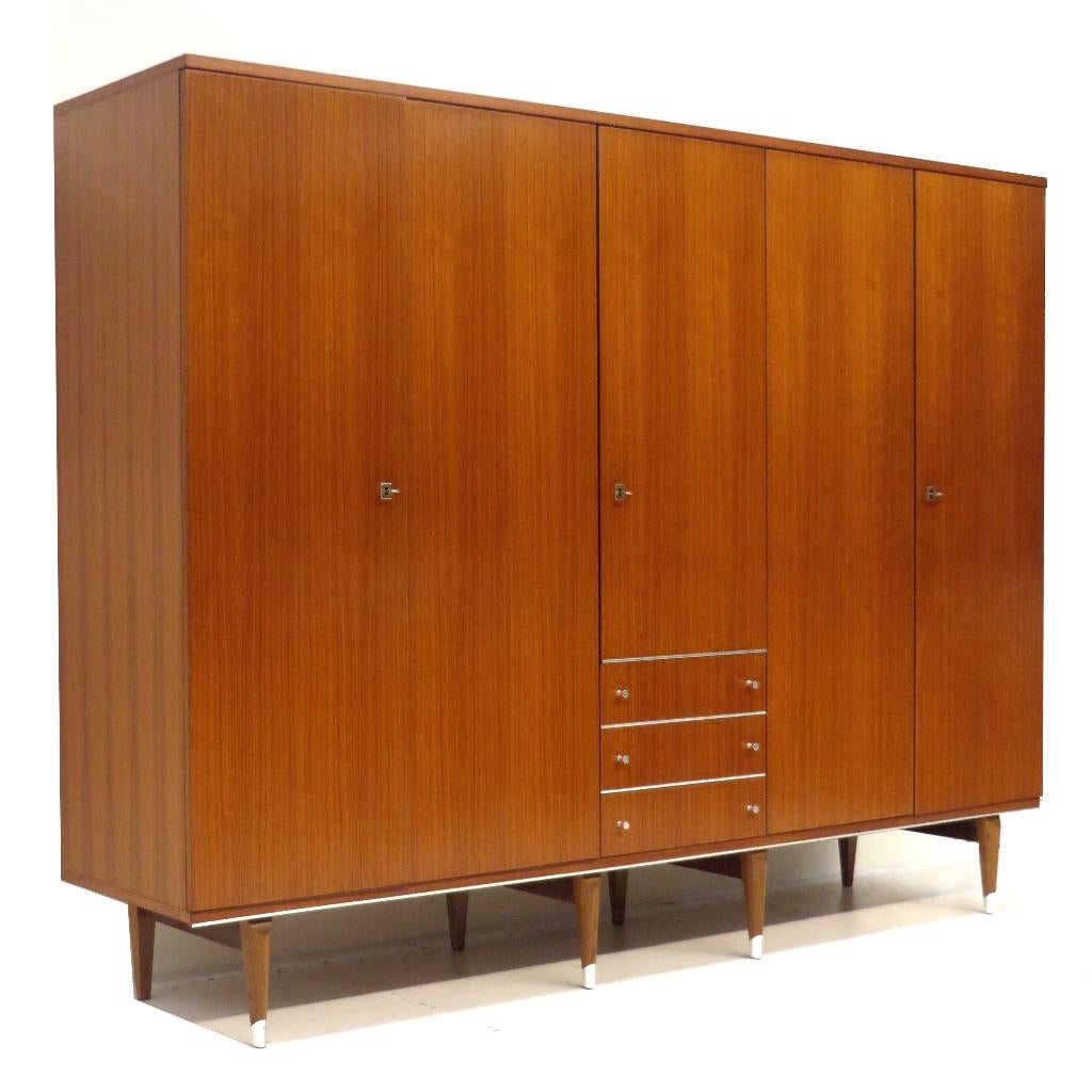 Grote vintage 5-deurs kledingkast met drie lades in teak, Met deur(en), Teakhout, Ophalen of Verzenden, Zo goed als nieuw