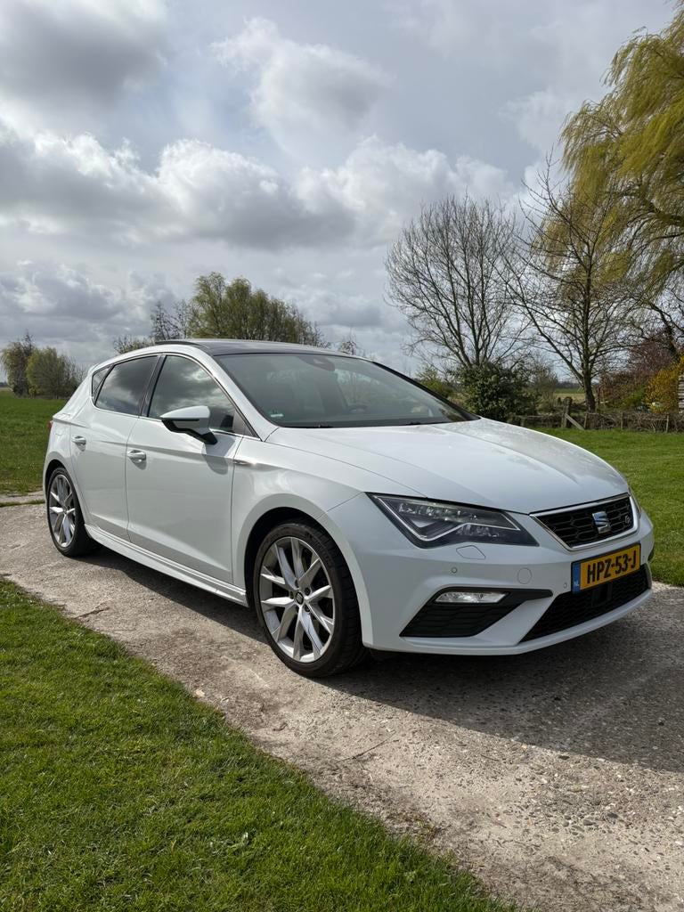 Seat Leon 1.8 TSI 180PK Dsg-7 2017 Wit, Auto's, 1227 kg, Zwart, 4 cilinders, Wit