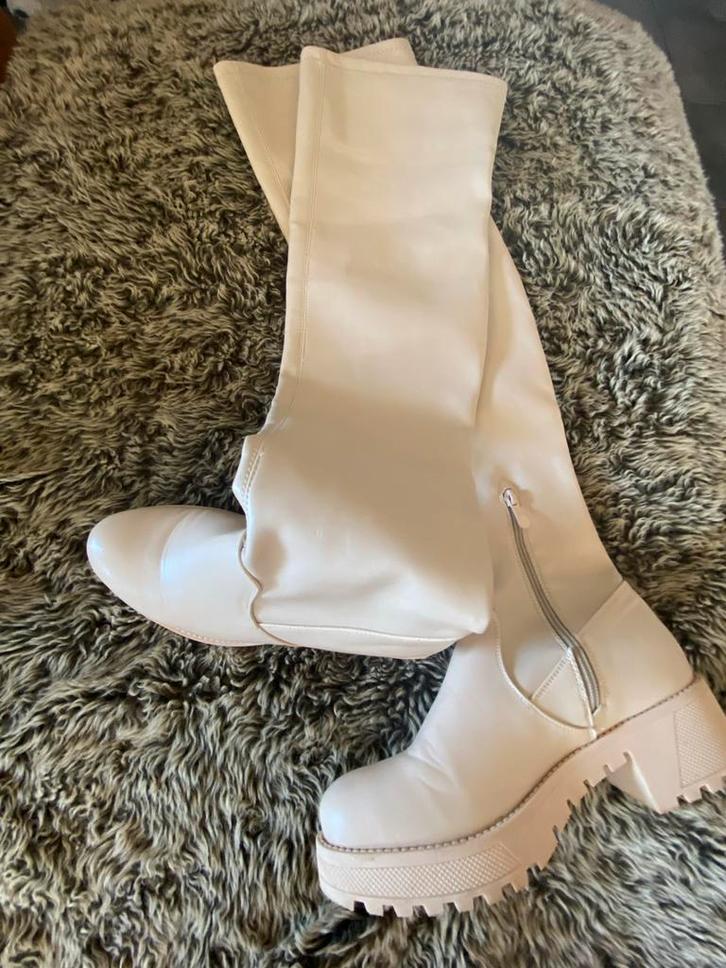 Zo goed als nieuwe overknee laarzen, Kleding | Dames, Schoenen, Zo goed als nieuw, Hoge laarzen, Beige, Ophalen of Verzenden