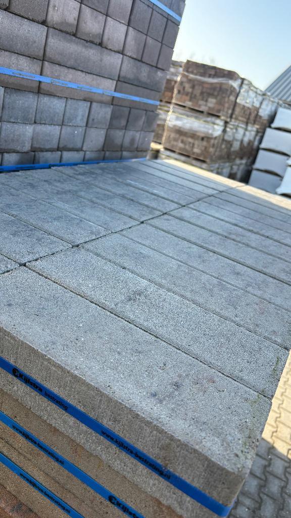 Longstone opritsteen 7 cm tricolore, Tuin en Terras, Tegels en Klinkers, Zo goed als nieuw, Klinkers, Overige materialen, 10 m² of meer