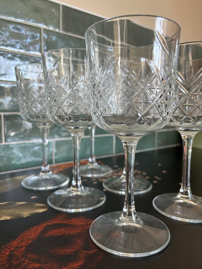 Royal Leerdam wijnglazen, 6 stuks, geslepen patroon, Ophalen, Zo goed als nieuw, Glas, Glas of Glazen