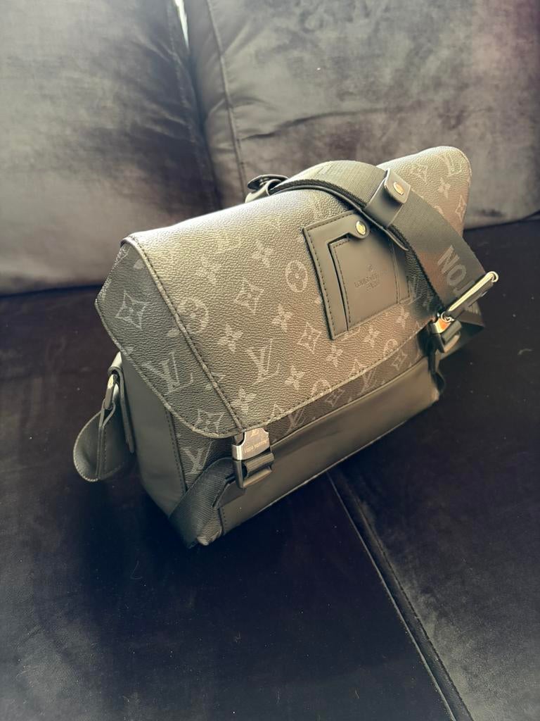 Louis Vuitton tas voyager pm NIEUW, 30 cm of meer, Zwart, Ophalen of Verzenden, Nieuw