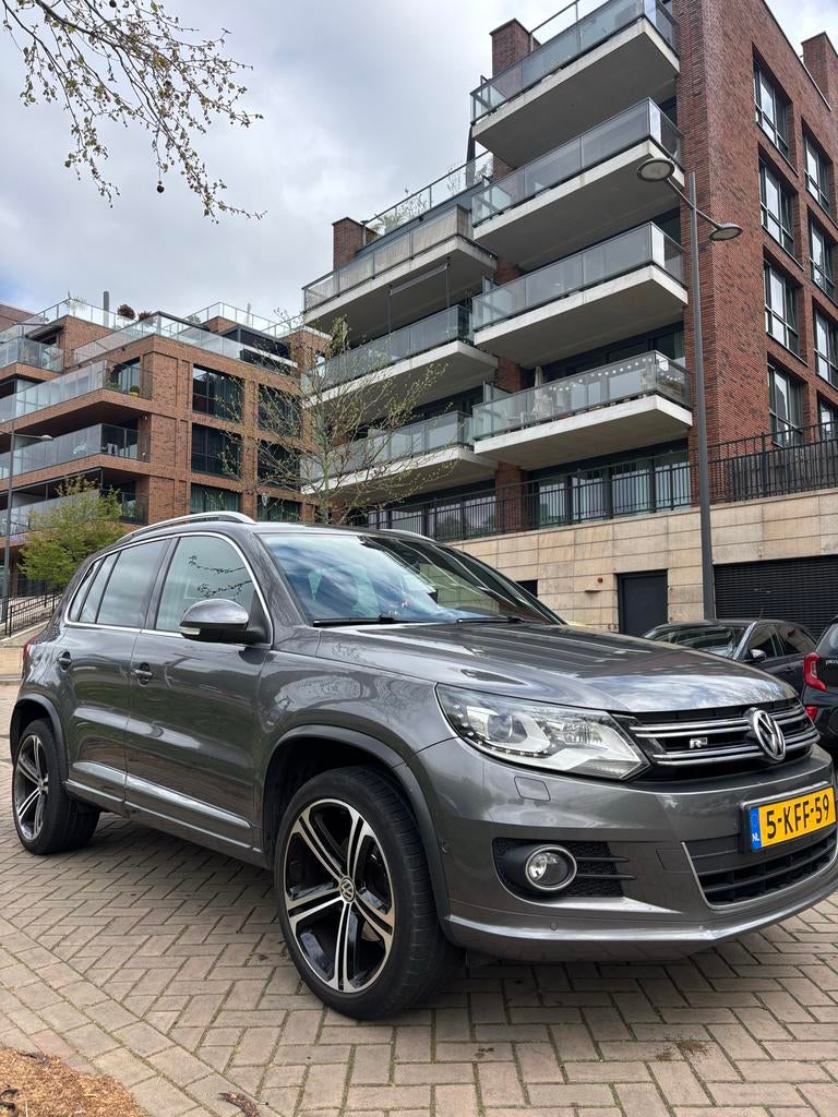 Volkswagen Tiguan R-Line 2013 | Panorama dak, Voorwielaandrijving, 15 km/l, 4 cilinders, 122 pk