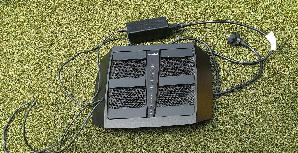 Netgear Nighthawk X6 AC32000 Tri-Band Wifi Router, Computers en Software, Routers en Modems, Ophalen of Verzenden, Zo goed als nieuw