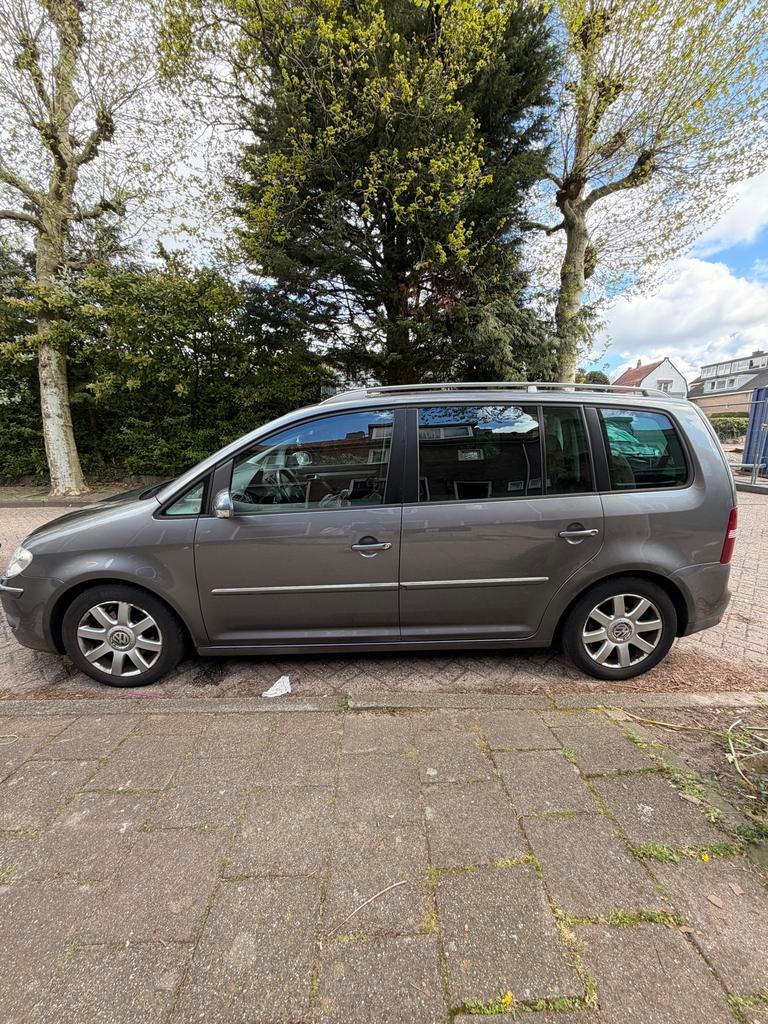 Volkswagen Touran 1.4 TSI automaat 7 zitplaatsen, 4 cilinders, Origineel Nederlands, Particulier, Zilver of Grijs