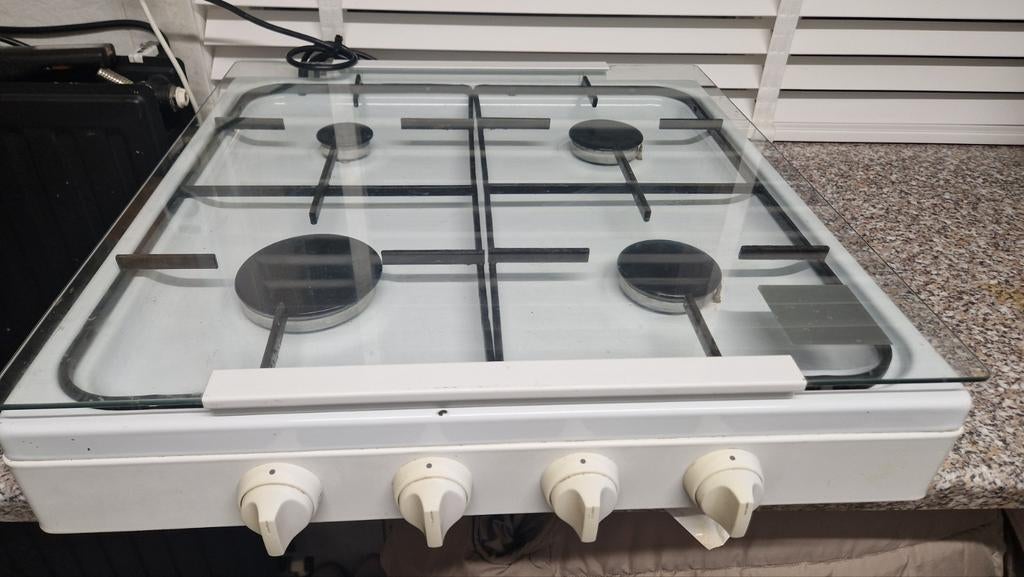 Pelgrim gas fornuis4 pits, Witgoed en Apparatuur, Fornuizen, Gebruikt, Minder dan 85 cm, 60 cm of meer, Gas